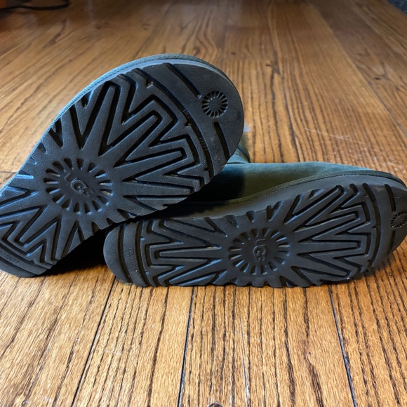 UGG Logo Strap Fur Boots in Excellent Condition size 8 - Picture 8 of 16